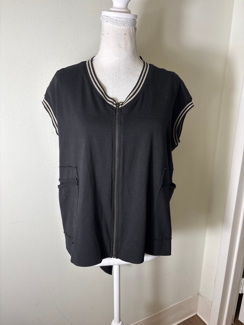 Kedziorek Black Knit Front Zip Top Sz 36